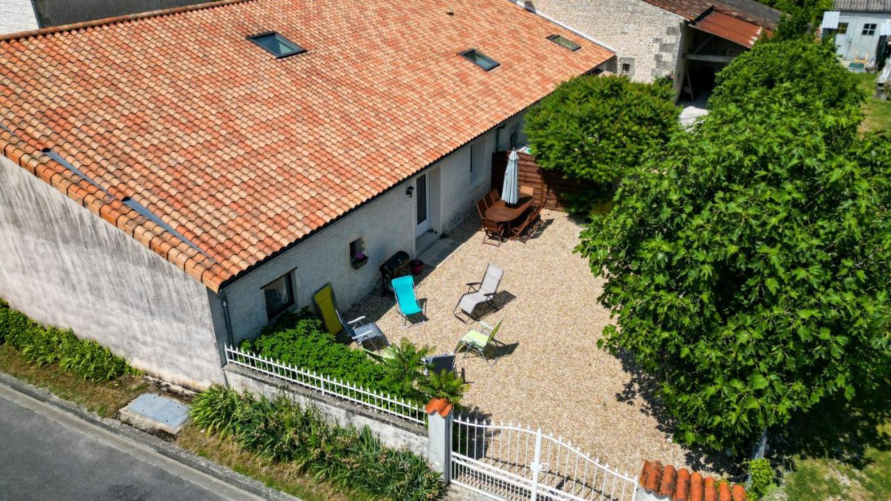 Les Gites Du Vigneron Et Cd'H Saint-Seurin-de-Palenne Exterior photo